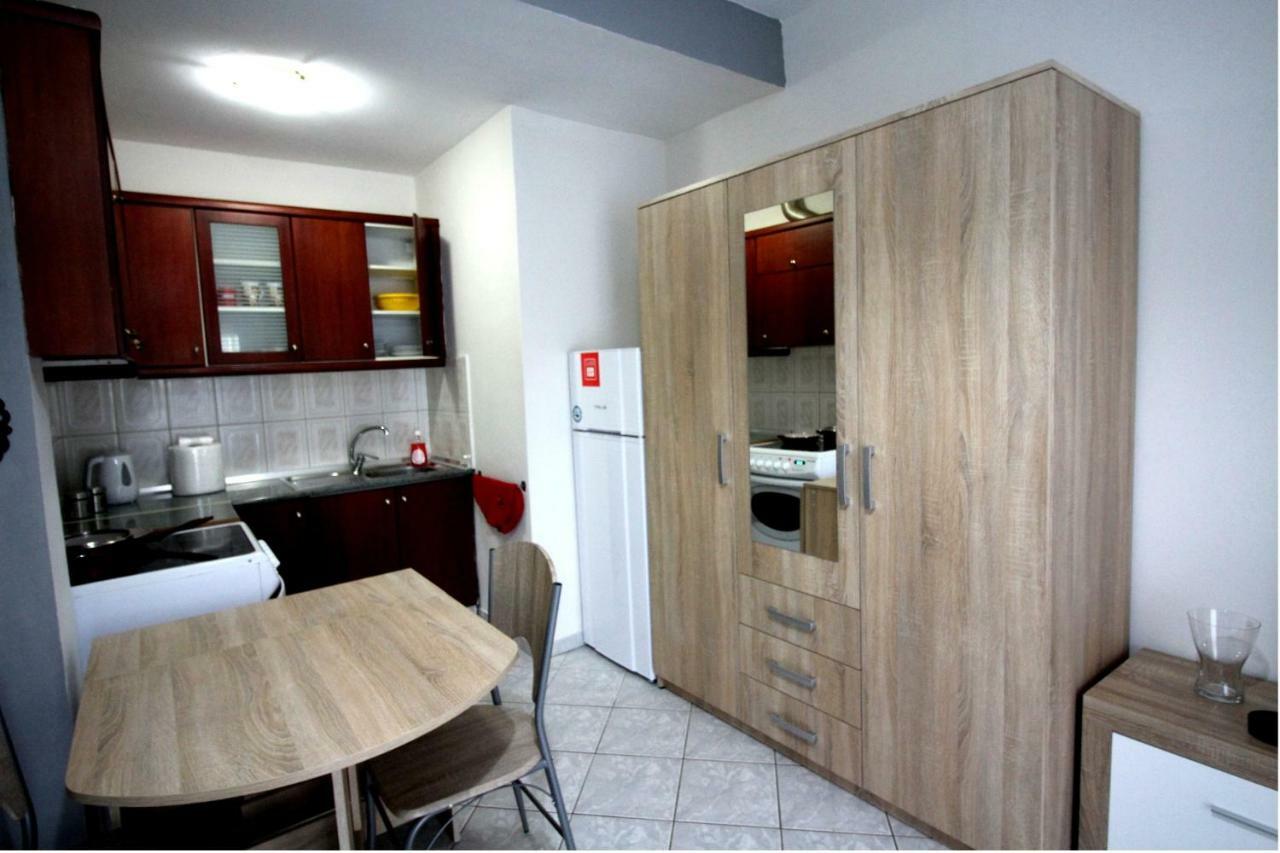 Dimitris Flat *
